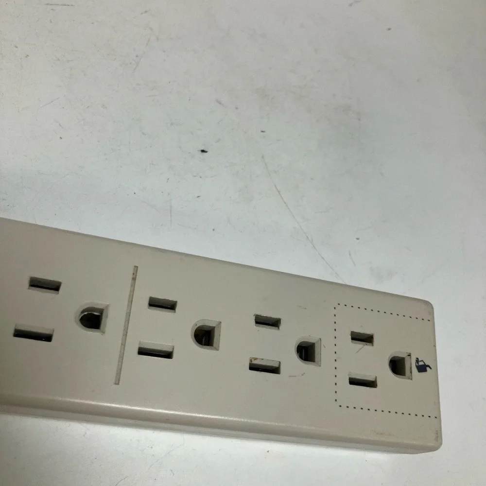 Tripp Lite Power Strip PV600HF 6 Outlets Black‎ Surge Protector OnOff Switch